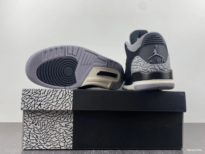 HYPE Noir CK9246-001 Jordan WMNS Off Air 3 0724